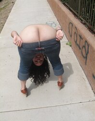 Street Mooning Ladies Pics!