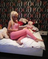 Romanian chicks: dana
