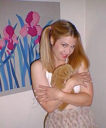 Enormous Culo MUMMY as Ponytailed Schoolgirl