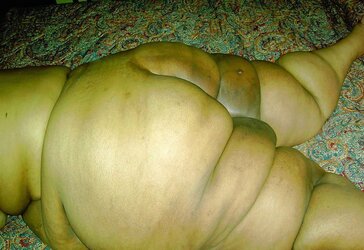 Gigantic culos VII