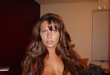 Sensual teenager From SmutDates.com