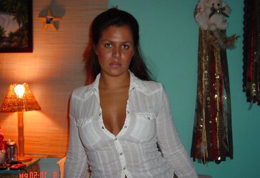 Sensual teenager From SmutDates.com