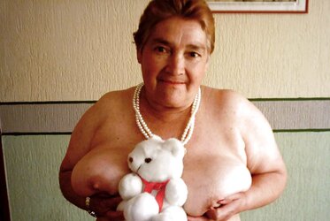 Colombian granny Bell (sixth set)