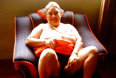 Colombian granny Bell (sixth set)
