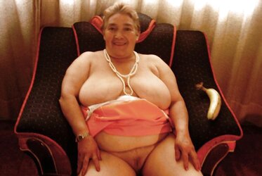 Colombian granny Bell (sixth set)