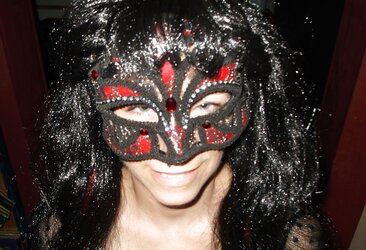 Stockings mask mummy !