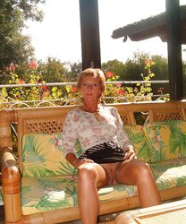Mature wifey from Lille uncovered by cuckold spouse