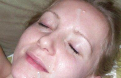 A TINY CUMSLUT
