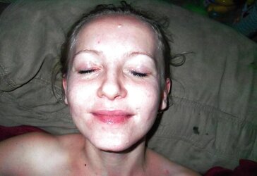 A TINY CUMSLUT