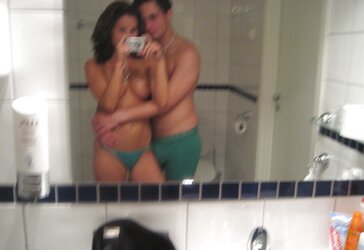 Steamy bare Jeanette