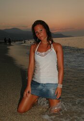 Steamy bare Jeanette