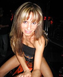 Super-Hot Mummy Posing Bare And Gargling