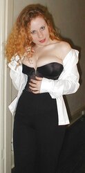 Kira Redhead Fledgling Is Wear Dark-Hued Harness