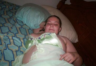 The wifey in green knickers