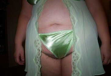 The wifey in green knickers