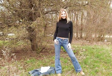 Lady disrobed and demonstrated her bare assets