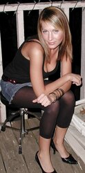 Red-Hot inexperienced woman showcasing and displaying her funbags and snatch