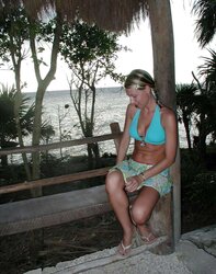 Red-Hot inexperienced woman showcasing and displaying her funbags and snatch