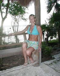 Red-Hot inexperienced woman showcasing and displaying her funbags and snatch