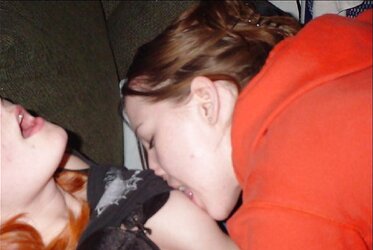 Super Hot Sapphic Teenagers Found On SmutDates