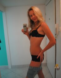 Hotties Posture