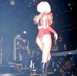 Damsel Gagas butt