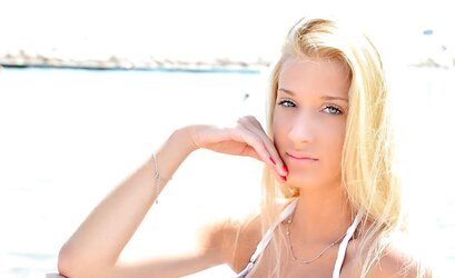 Alice - Stellar Teenager Model I Know