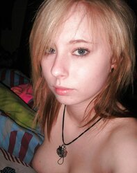 BUXOMY US WOMAN SELFPICS