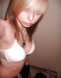 BUXOMY US WOMAN SELFPICS