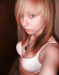 BUXOMY US WOMAN SELFPICS