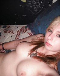 BUXOMY US WOMAN SELFPICS
