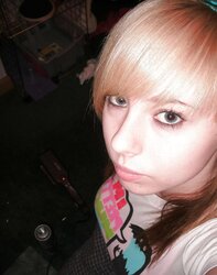 BUXOMY US WOMAN SELFPICS