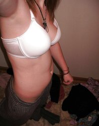 BUXOMY US WOMAN SELFPICS