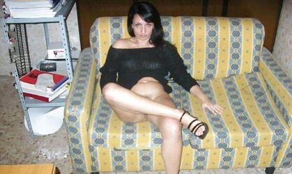 Fledgling Super-Bitch showcases her Cunt
