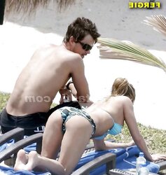Celeb Bathing Suit Bums - Leave Sloppy Comments