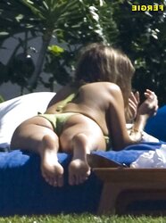 Celeb Bathing Suit Bums - Leave Sloppy Comments