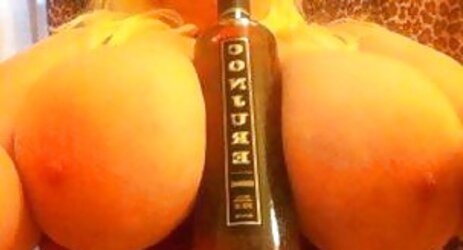 If u like a magnificent PLUMPER with massive A$$ n funbags... click