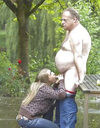 Youthfull biotch like to be drilled by old boy