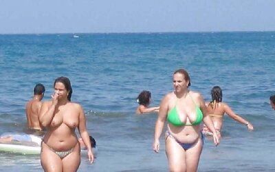 Larger gals sight fine in swimsuits too!