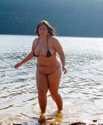 Larger gals sight fine in swimsuits too!