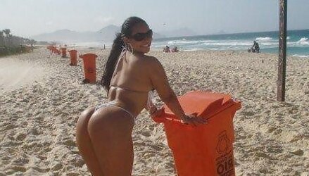 Larger gals sight fine in swimsuits too!