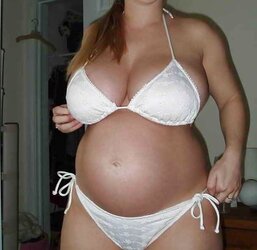 Larger gals sight fine in swimsuits too!