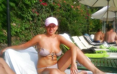 Larger gals sight fine in swimsuits too!