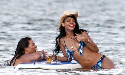 Rihanna bathing suit in Hawaii ASTOUNDING BUM