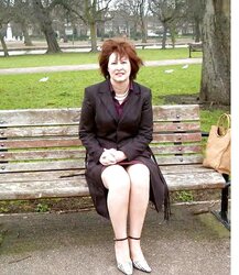 Ann from the countryside demonstrating bare