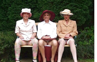 Ann from the countryside demonstrating bare