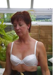 Ann from the countryside demonstrating bare