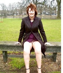 Ann from the countryside demonstrating bare