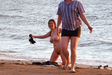 Beach ladies 7.