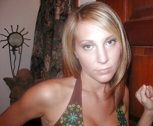 Splendid Light-Haired Mummy-Tart